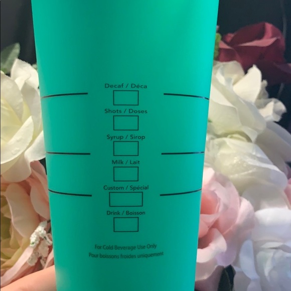 Color -Changing Reusable cold cup 🌈 - Picture 2 of 3